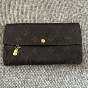 Louis Vuitton Pochette Porte - Monnaie credit card wallet in LV monogram canvas